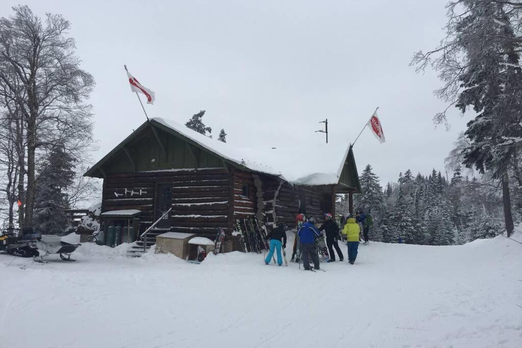 The Mountainside By Escapades Tremblant Appartement Mont-Tremblant Buitenkant foto